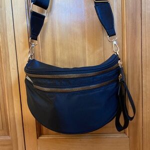 EMMAFY Black Roomy Crossbody
